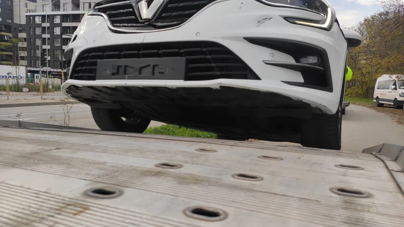 Renault Megane 1.5 dci, снимка 8 - Автомобили и джипове - 52367270