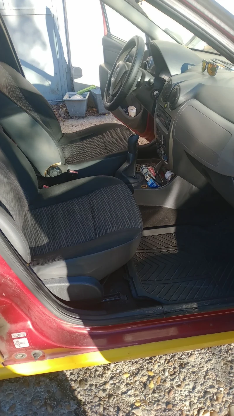 Dacia Logan 1, 5 dci, снимка 9 - Автомобили и джипове - 52952244