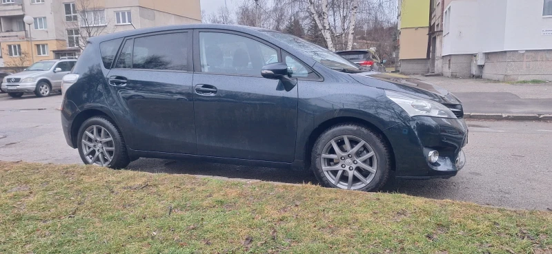 Toyota Verso, снимка 11 - Автомобили и джипове - 53338401