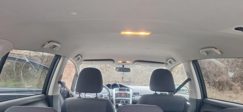 Toyota Verso, снимка 8 - Автомобили и джипове - 53338401