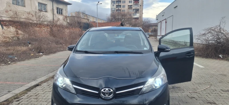 Toyota Verso, снимка 2 - Автомобили и джипове - 53338401