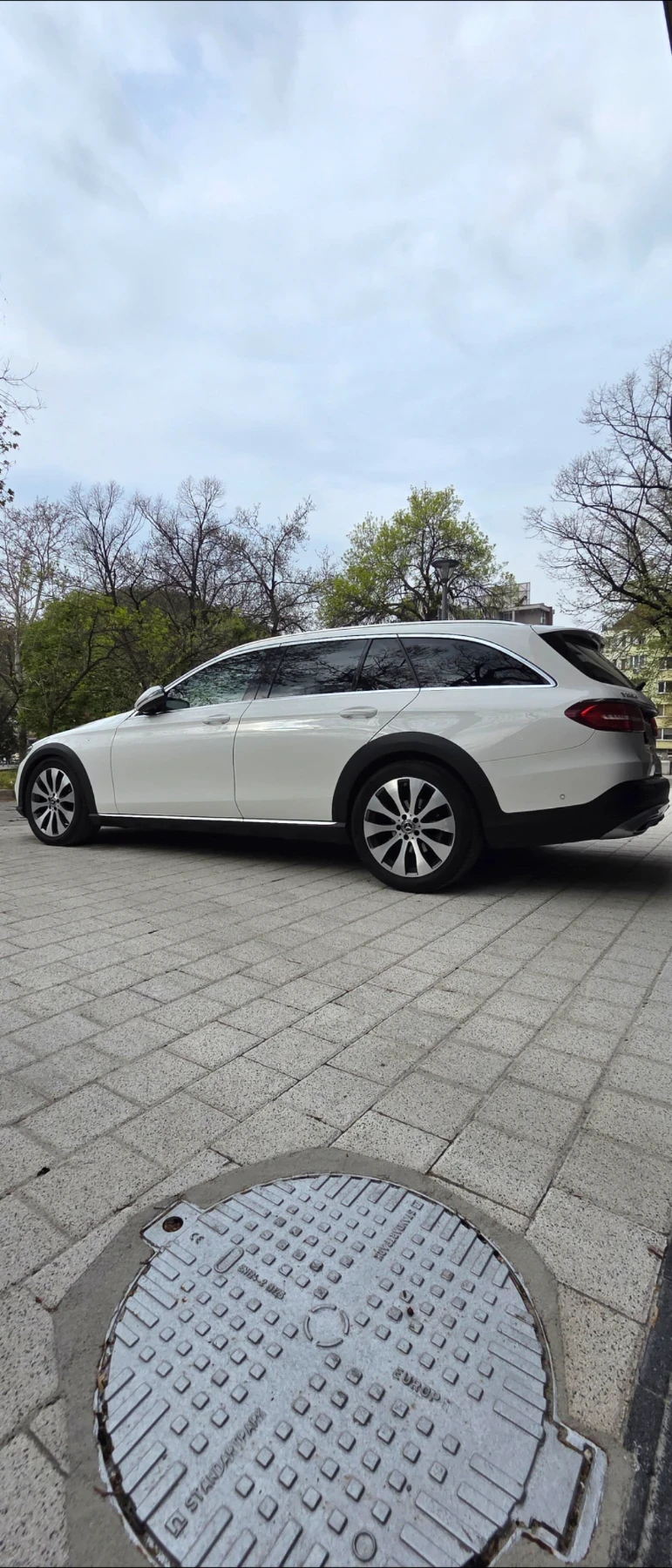 Mercedes-Benz E 220 Allterein E220 4MATIC , снимка 3 - Автомобили и джипове - 54997034