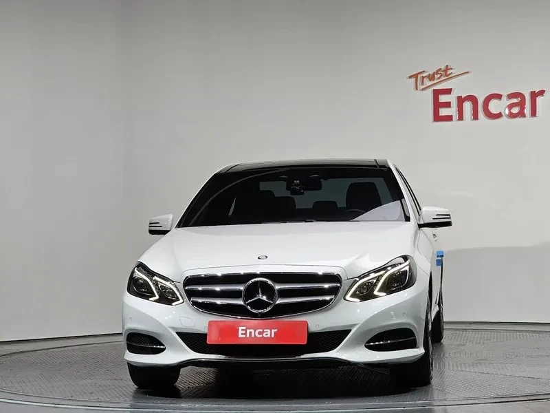 Mercedes-Benz E 300 4Matic Avantgarde - САМО 30% АВАНС, снимка 3 - Автомобили и джипове - 56002495