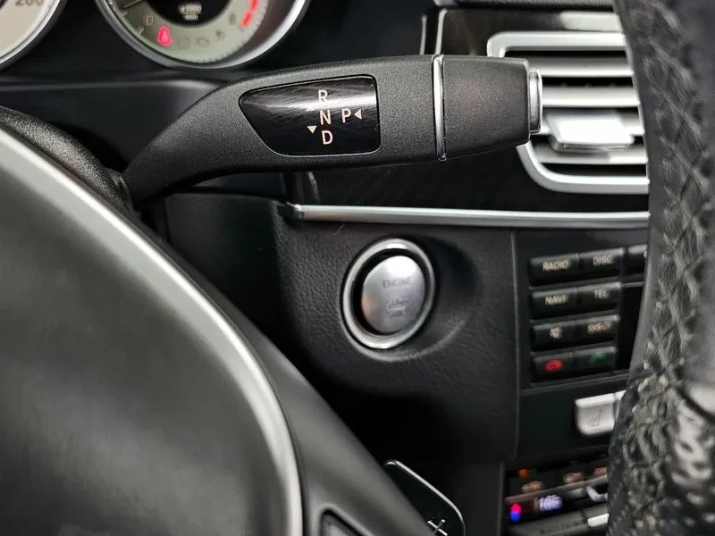 Mercedes-Benz E 300 4Matic Avantgarde - САМО 30% АВАНС, снимка 9 - Автомобили и джипове - 56002495