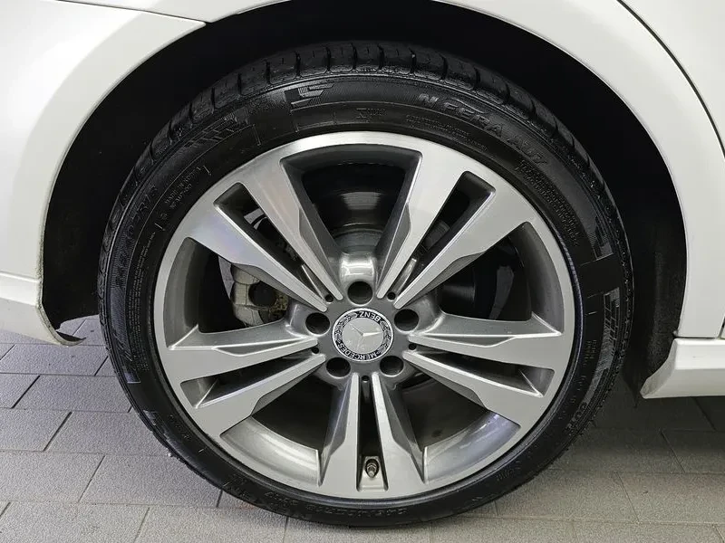 Mercedes-Benz E 300 4Matic Avantgarde - САМО 30% АВАНС, снимка 5 - Автомобили и джипове - 56002495