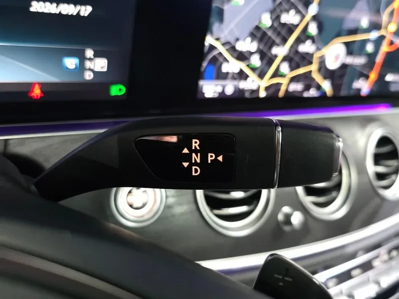 Mercedes-Benz E 300 4MATIC - САМО 30% АВАНС, снимка 9 - Автомобили и джипове - 56266601