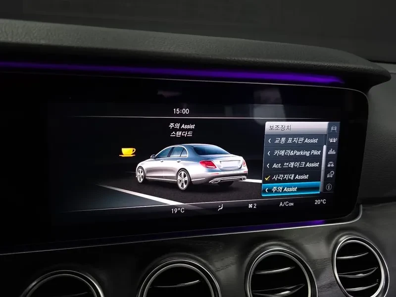 Mercedes-Benz E 300 4MATIC - САМО 30% АВАНС, снимка 16 - Автомобили и джипове - 56266601