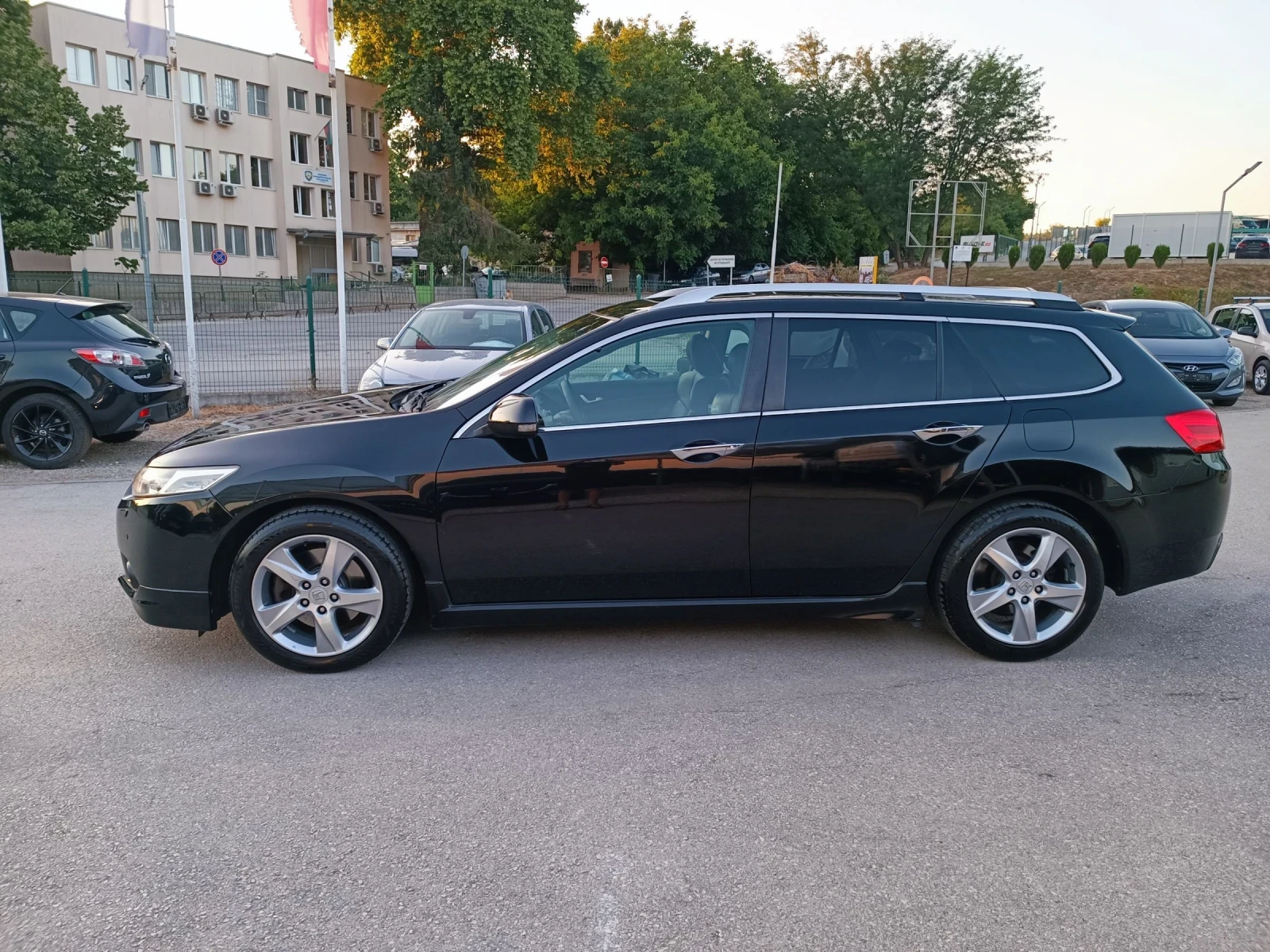 Honda Accord 2.4i-201кс-ШВЕЙЦАРИЯ-АВТОМАТ-FACELIFT-FULL екстри - изображение 6