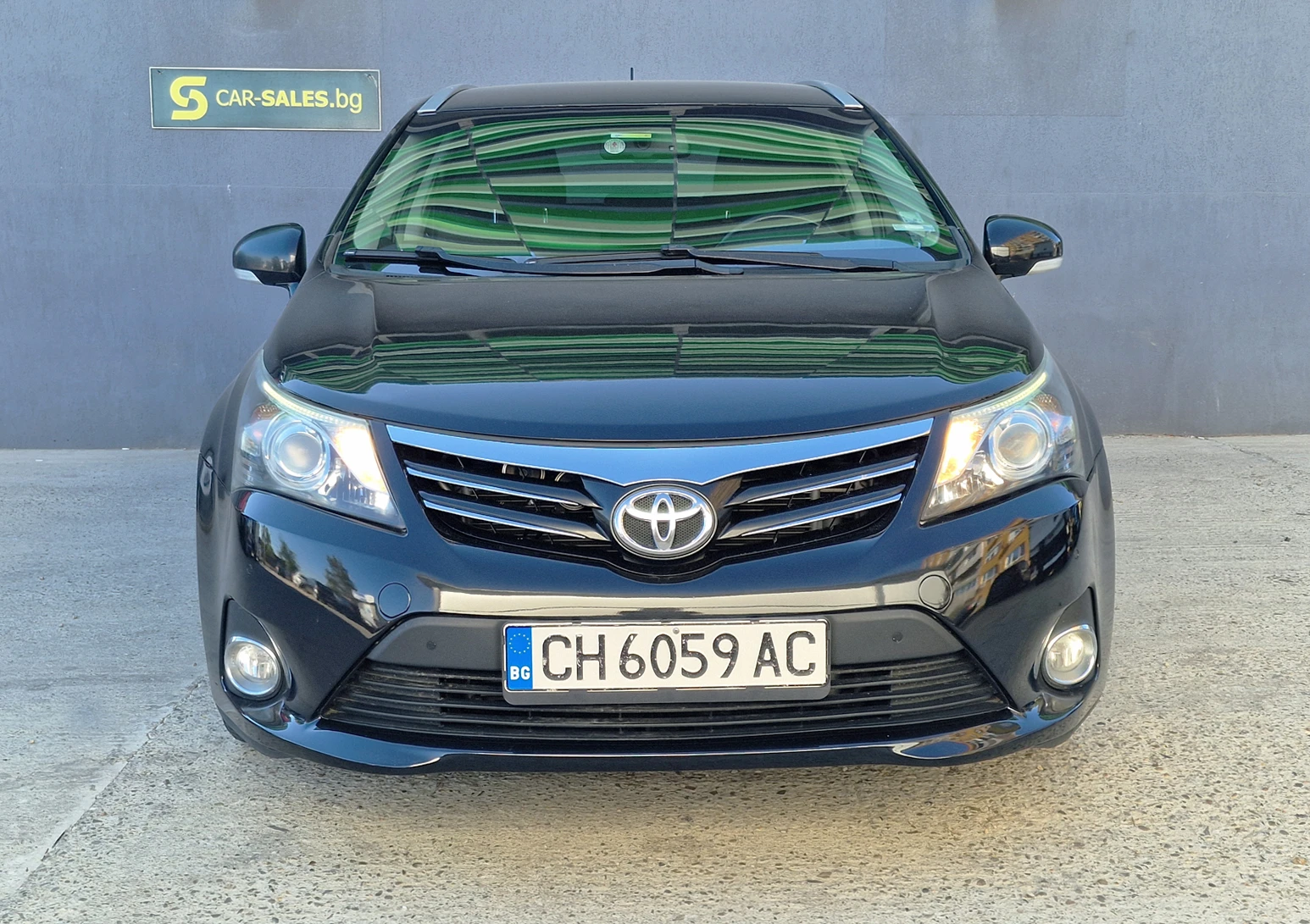 Toyota Avensis 2.2 Executive от България - изображение 2