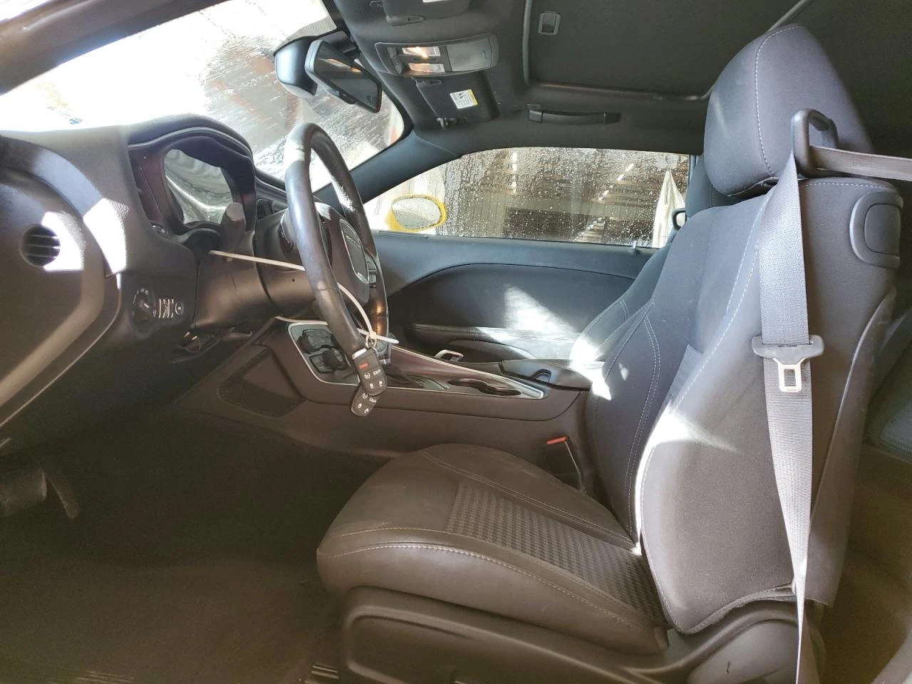 Dodge Challenger SXT - изображение 7