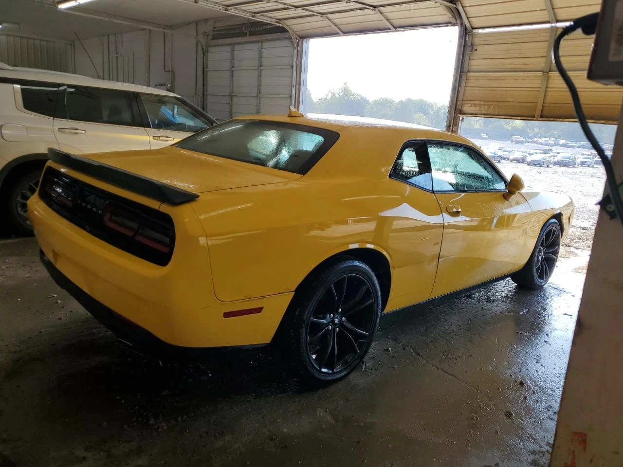 Dodge Challenger SXT - изображение 3