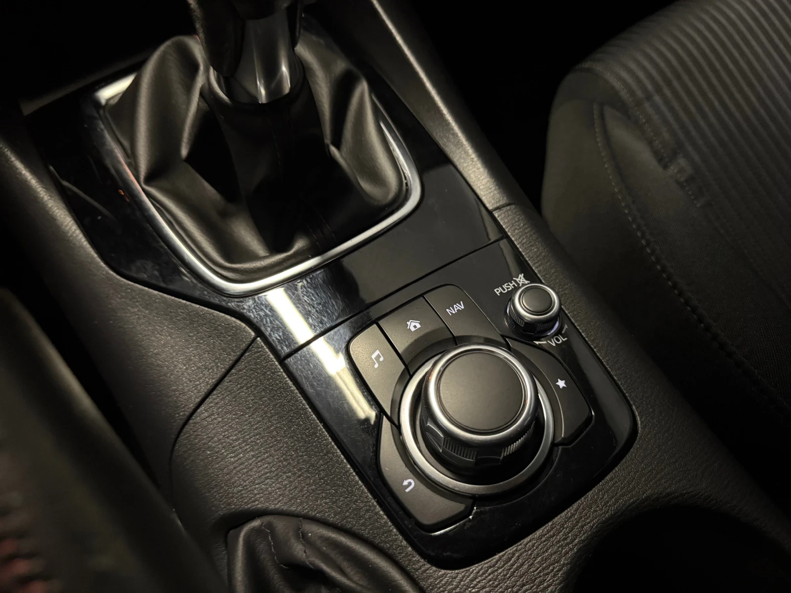 Mazda 3 SCBS!* AndroidAuto* AppleCarPlay* * KeyLess* | Mobile.bg   15