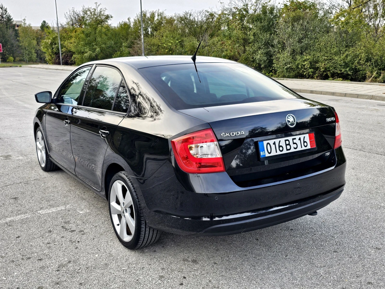 Skoda Rapid 1.2 Tsi- 105к.с Сервизна история, 1-ви собственик. - изображение 8