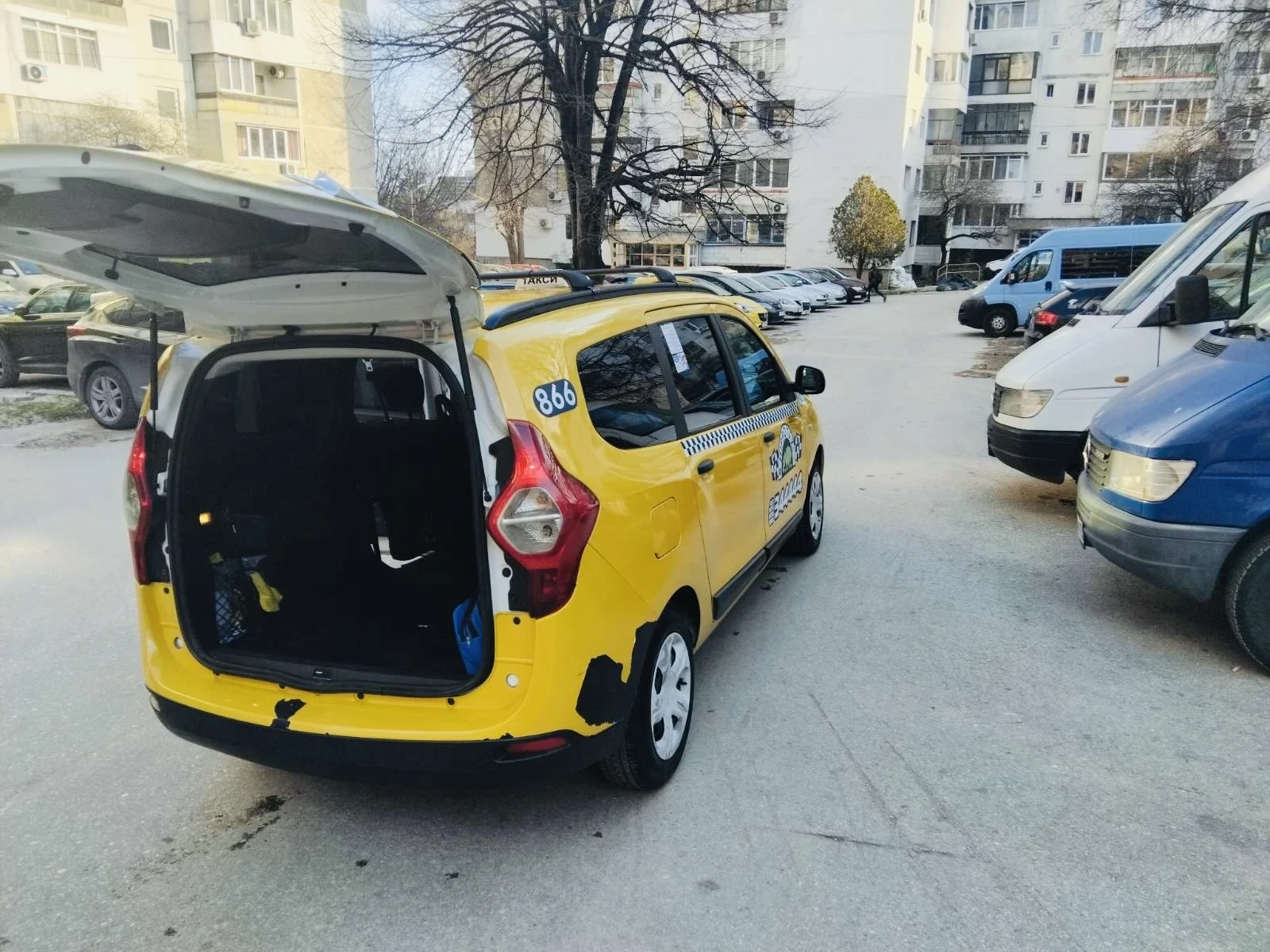 Dacia Lodgy, снимка 3 - Автомобили и джипове - 53923180