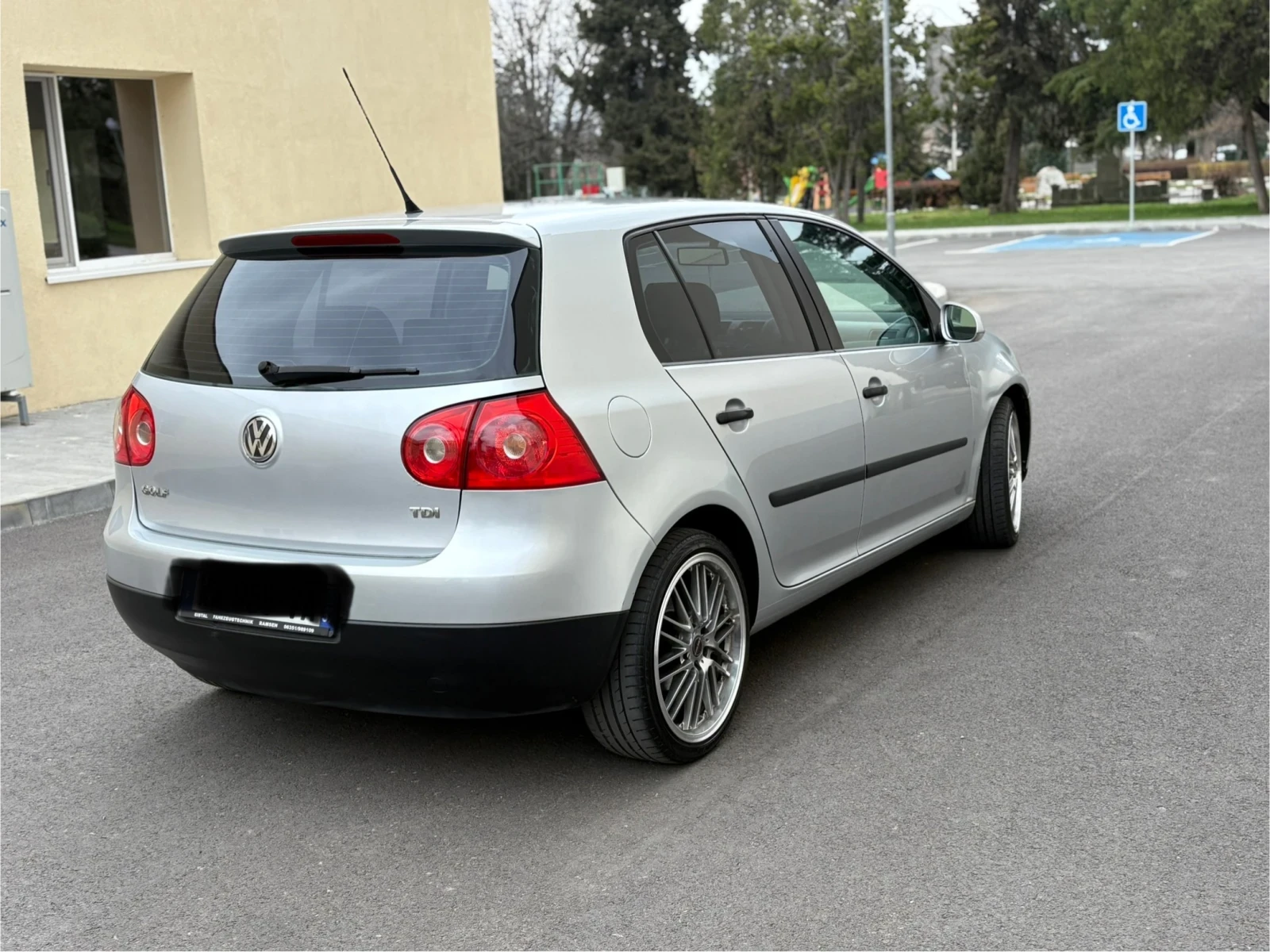 VW Golf 1.9tdi, снимка 3 - Автомобили и джипове - 53949549
