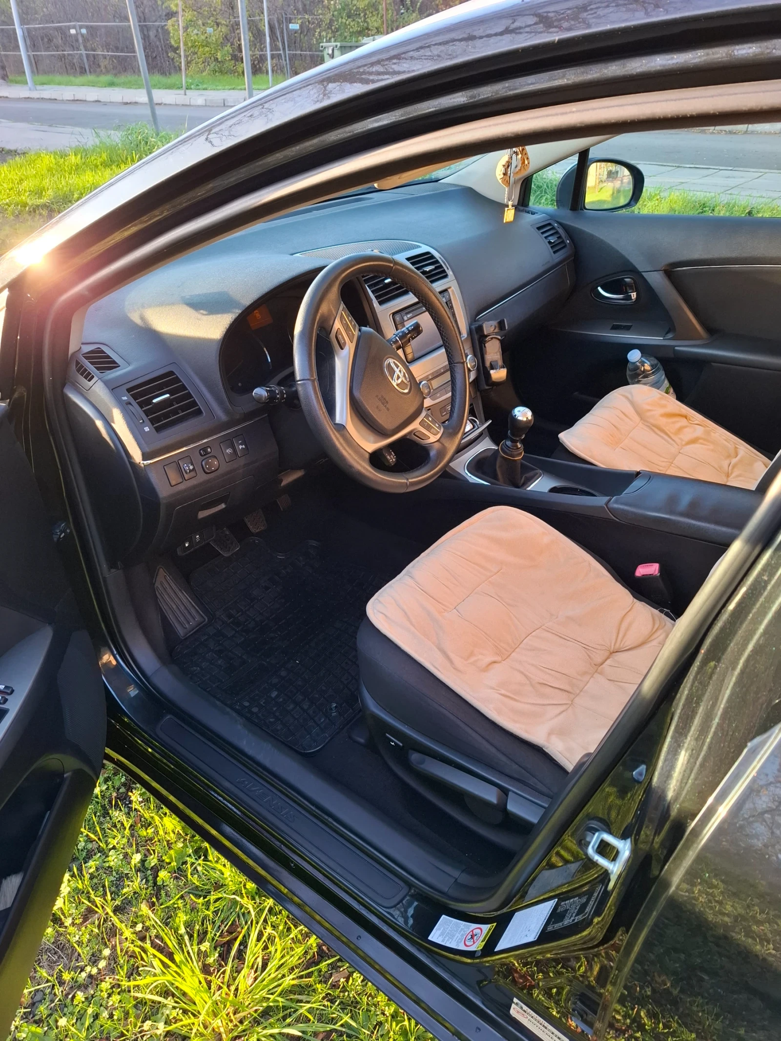 Toyota Avensis Т27, снимка 3 - Автомобили и джипове - 53956878