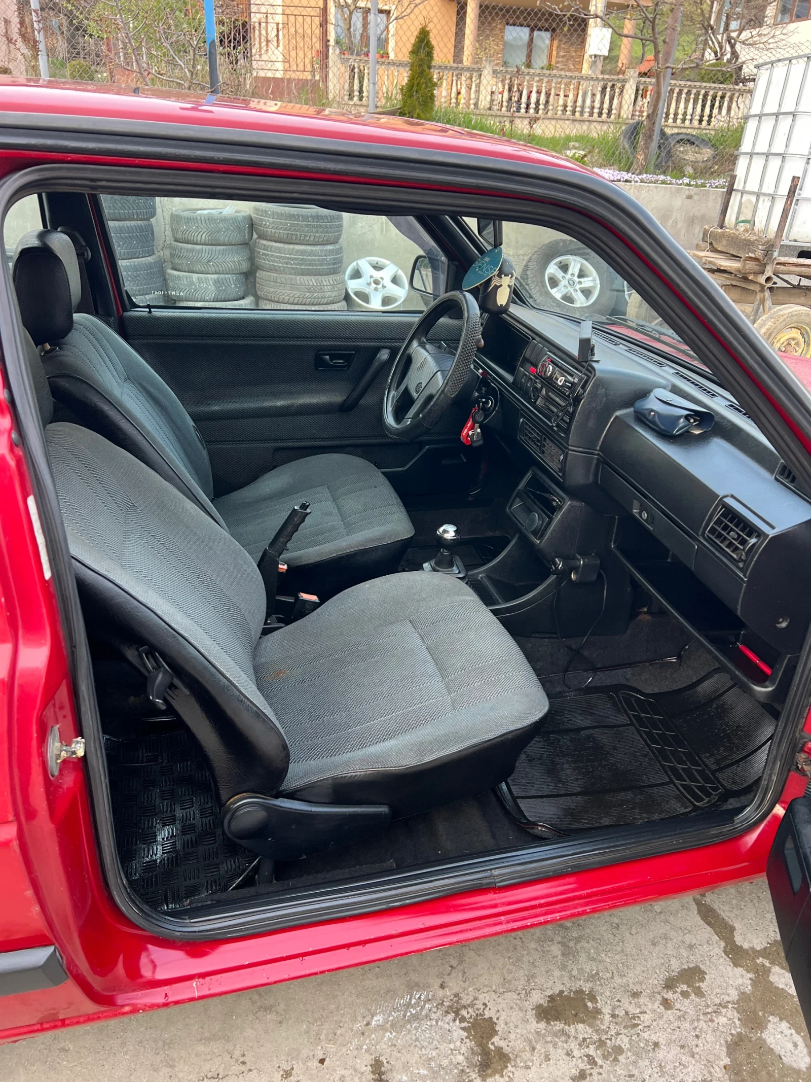 VW Golf Glof 1.6TD, снимка 7 - Автомобили и джипове - 54180988