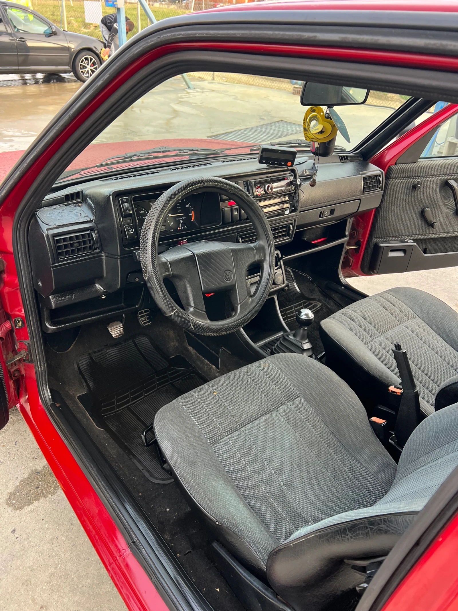 VW Golf Glof 1.6TD, снимка 9 - Автомобили и джипове - 54180988