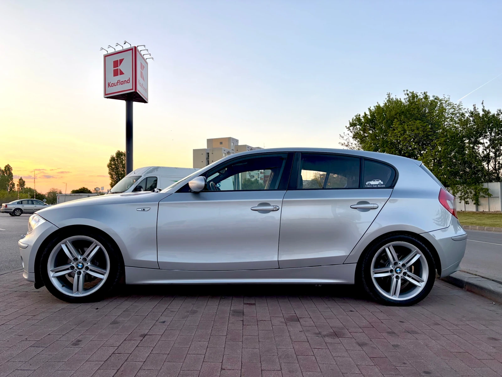 BMW 118, снимка 8 - Автомобили и джипове - 54476522