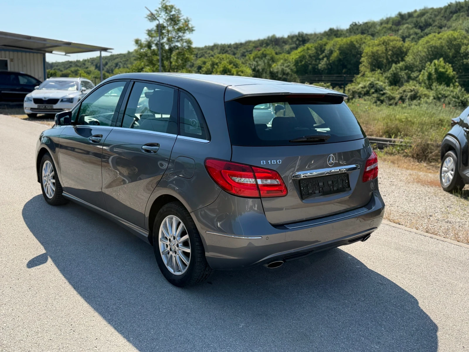 Mercedes-Benz B 180 ШВЕЙЦАРИЯ , Автомат , LED, снимка 4 - Автомобили и джипове - 54680929
