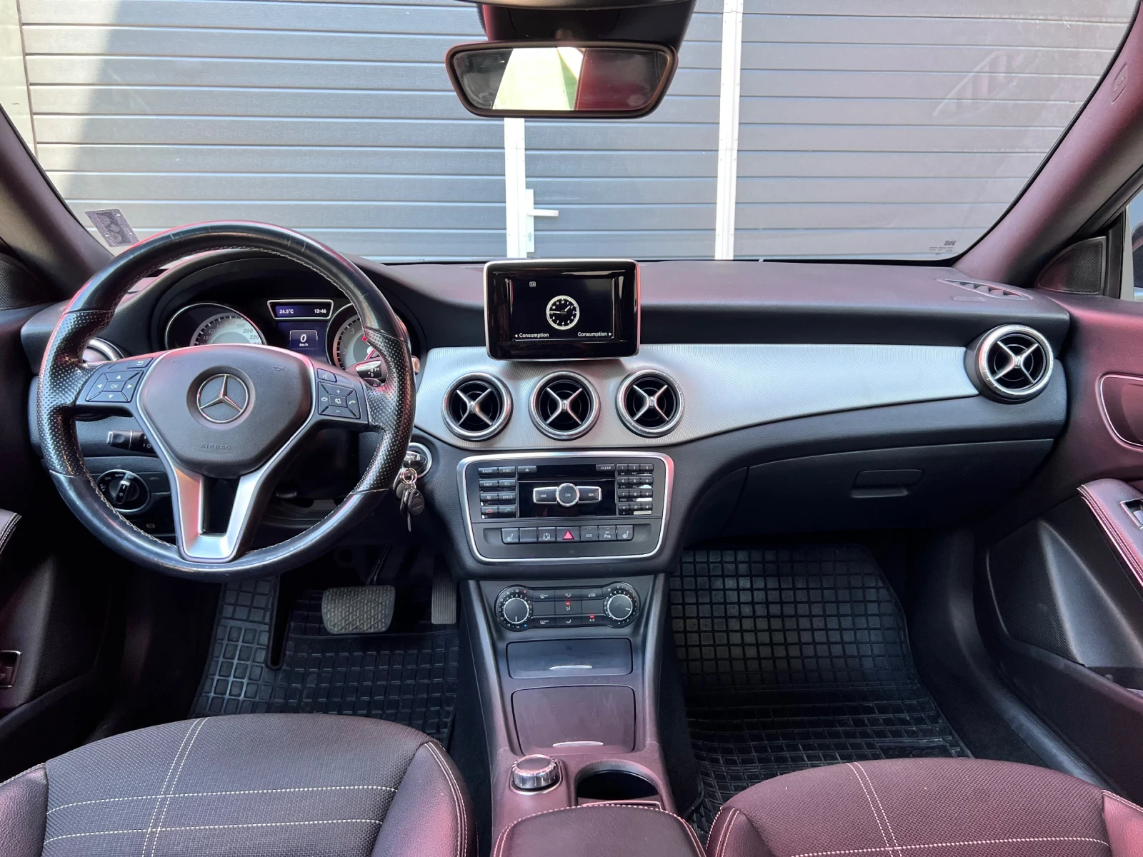 Mercedes-Benz CLA 220, снимка 6 - Автомобили и джипове - 54714373