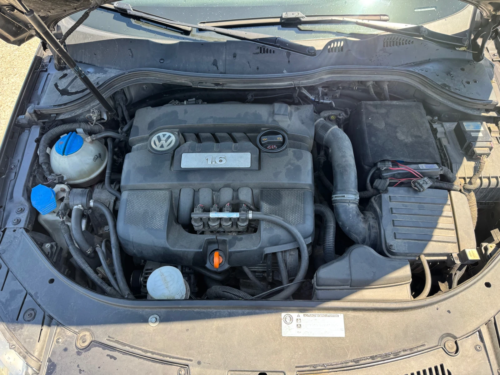 VW Passat 1.6 BSE 102кс, снимка 13 - Автомобили и джипове - 55241482