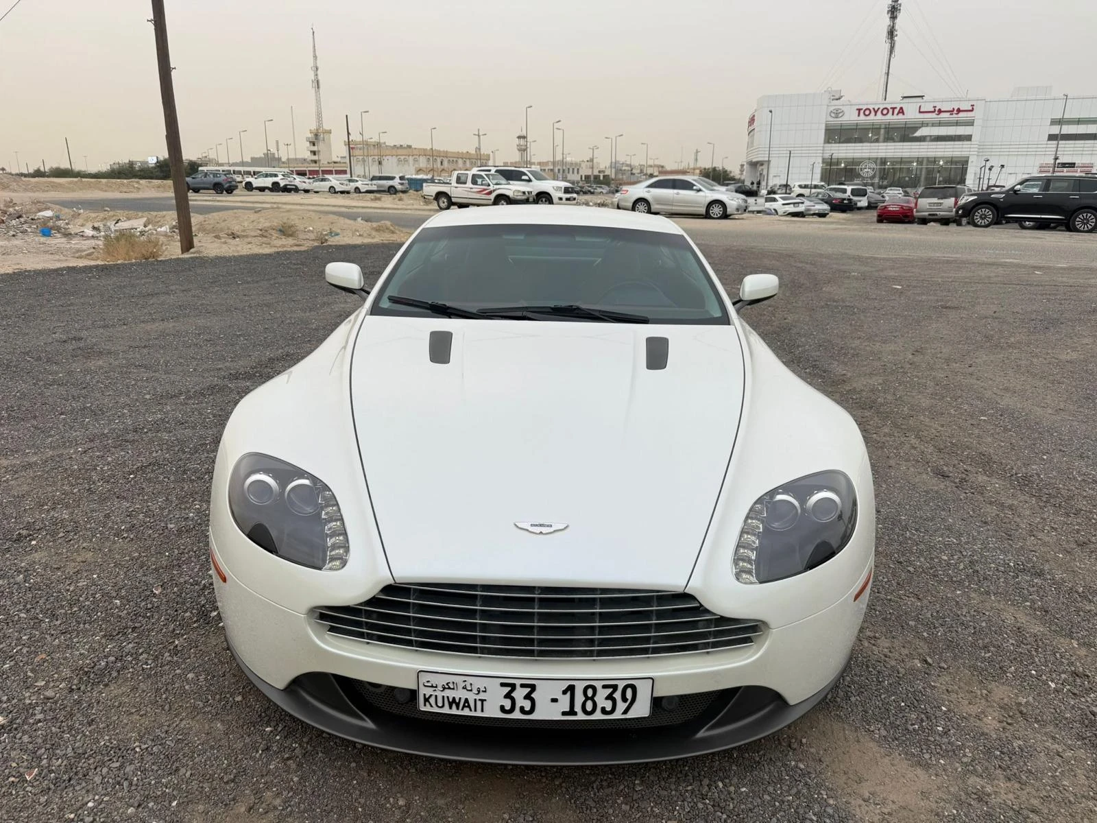 Aston Martin V8 Vantage, снимка 2 - Автомобили и джипове - 55406149