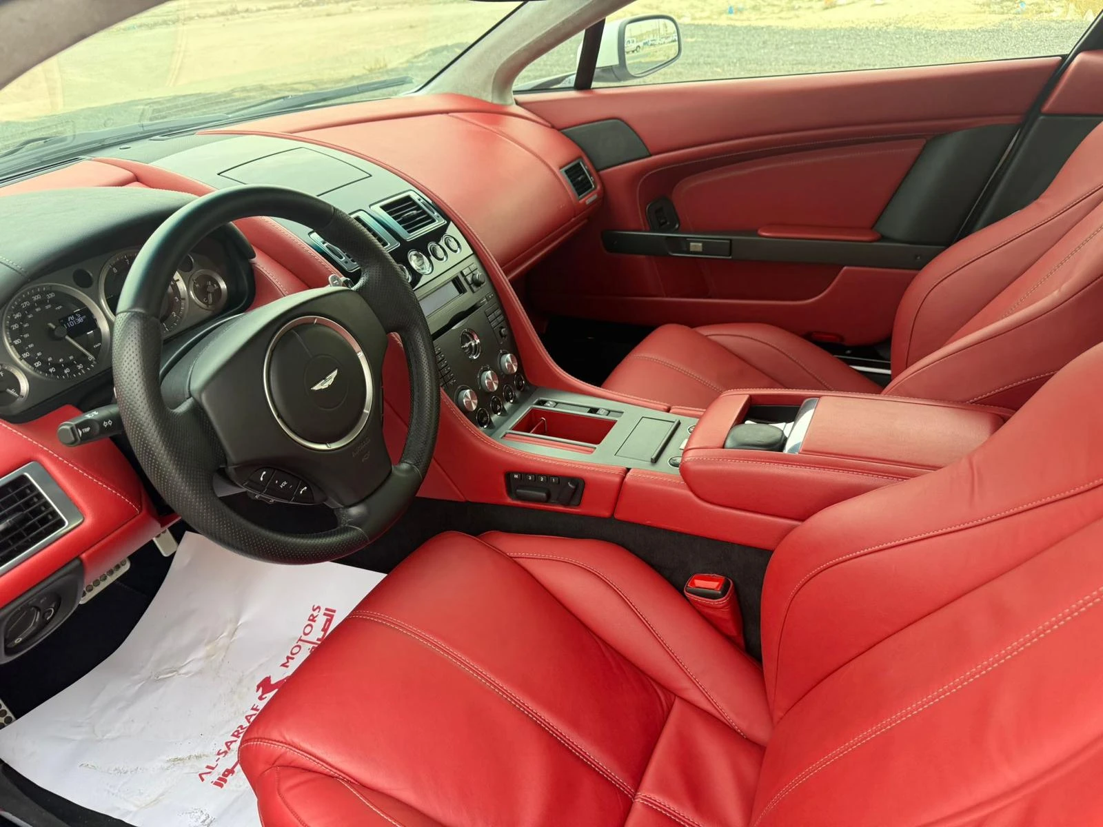 Aston Martin V8 Vantage, снимка 9 - Автомобили и джипове - 55406149