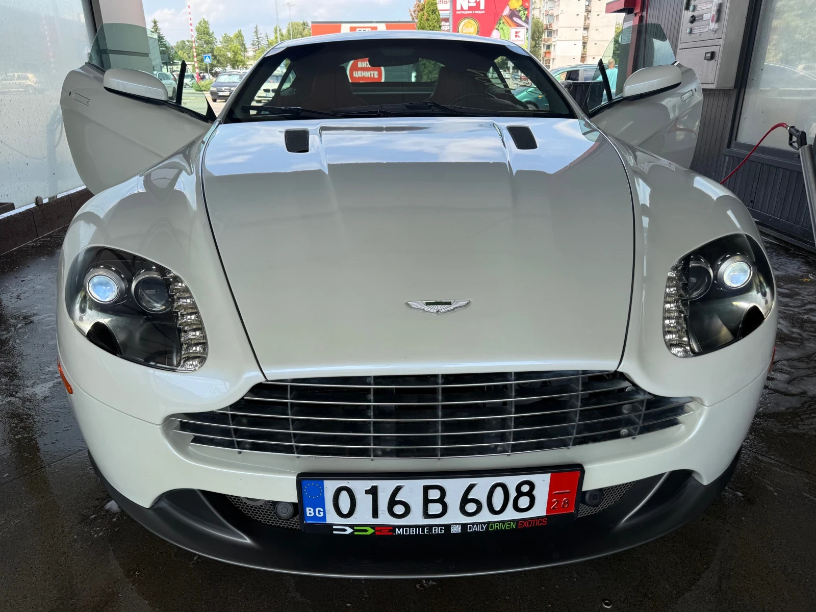 Aston Martin V8 Vantage СЕРВИЗЕН* ЗАЩИТНО ФОЛИО* LIMITED Edition * 