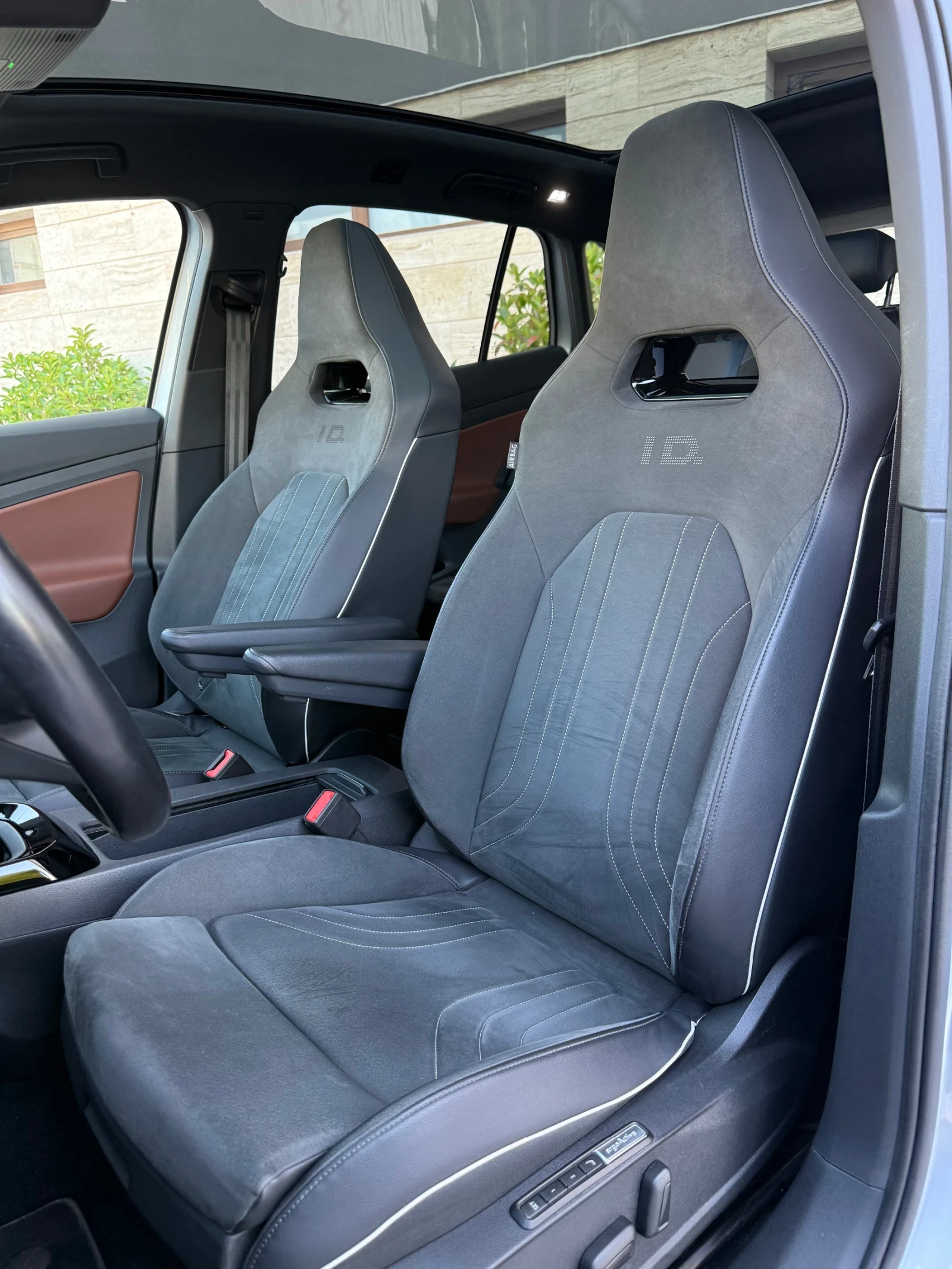VW ID.4 PRO PERFORMANCETECH/82KWH/СПОРТНИ СЕДАЛКИ/ГАРАНЦИЯ, снимка 7 - Автомобили и джипове - 55625105