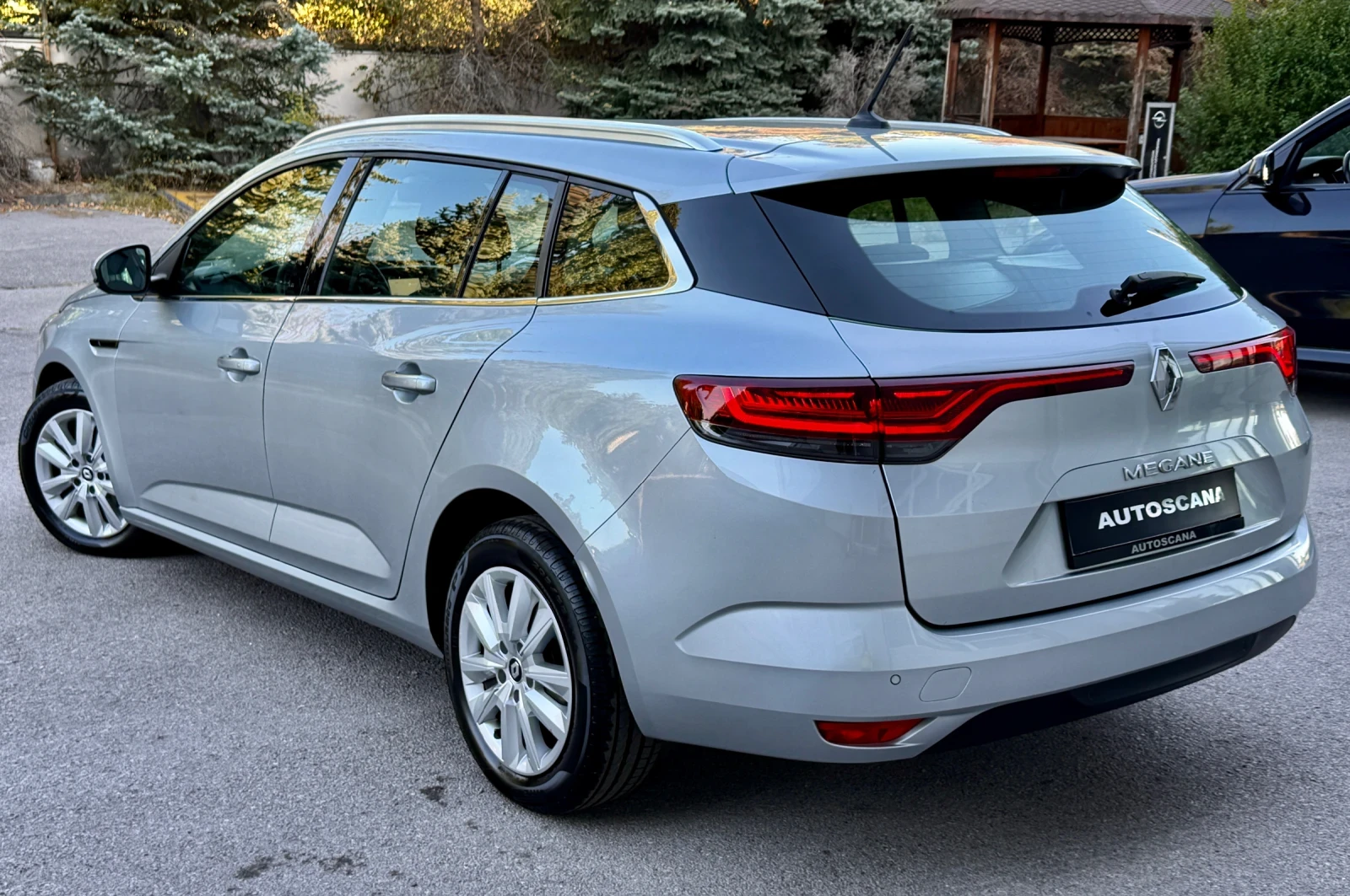 Renault Megane 58000км / keyless / Автоматик, снимка 4 - Автомобили и джипове - 55694533