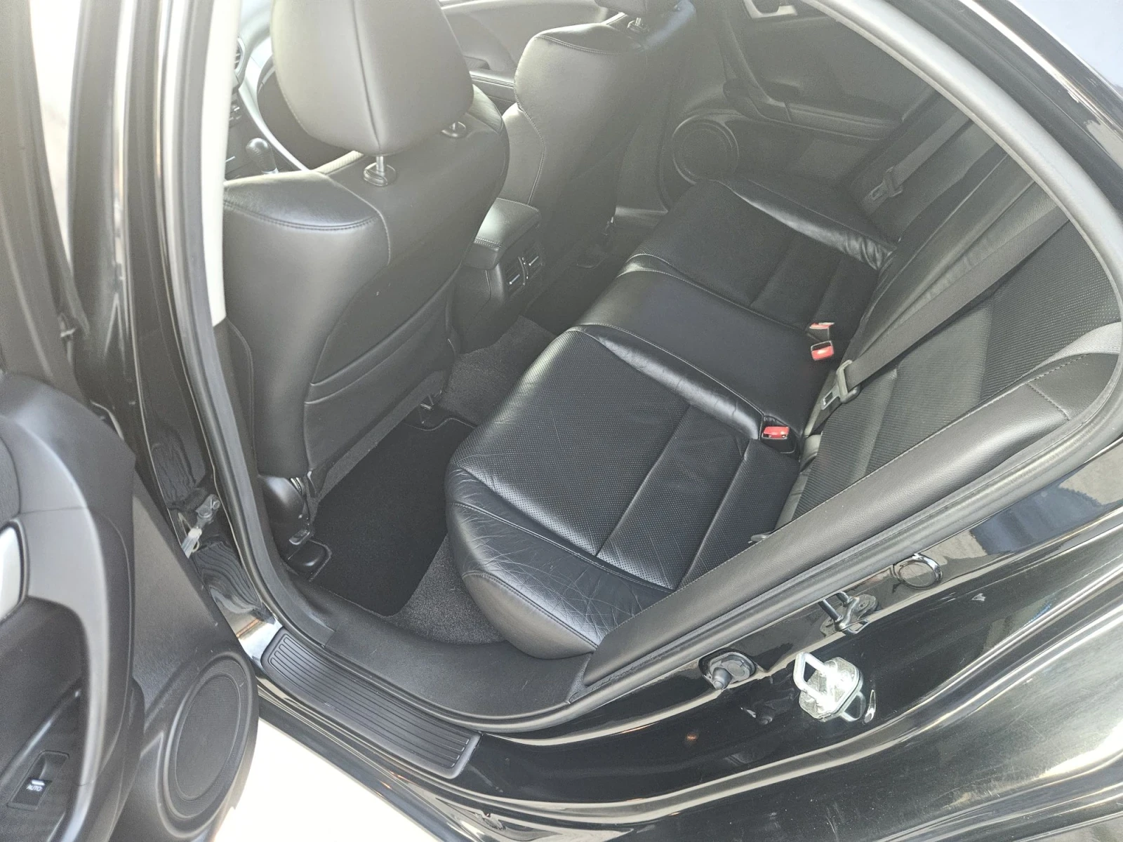 Honda Accord 2.4Executive, снимка 12 - Автомобили и джипове - 56087643