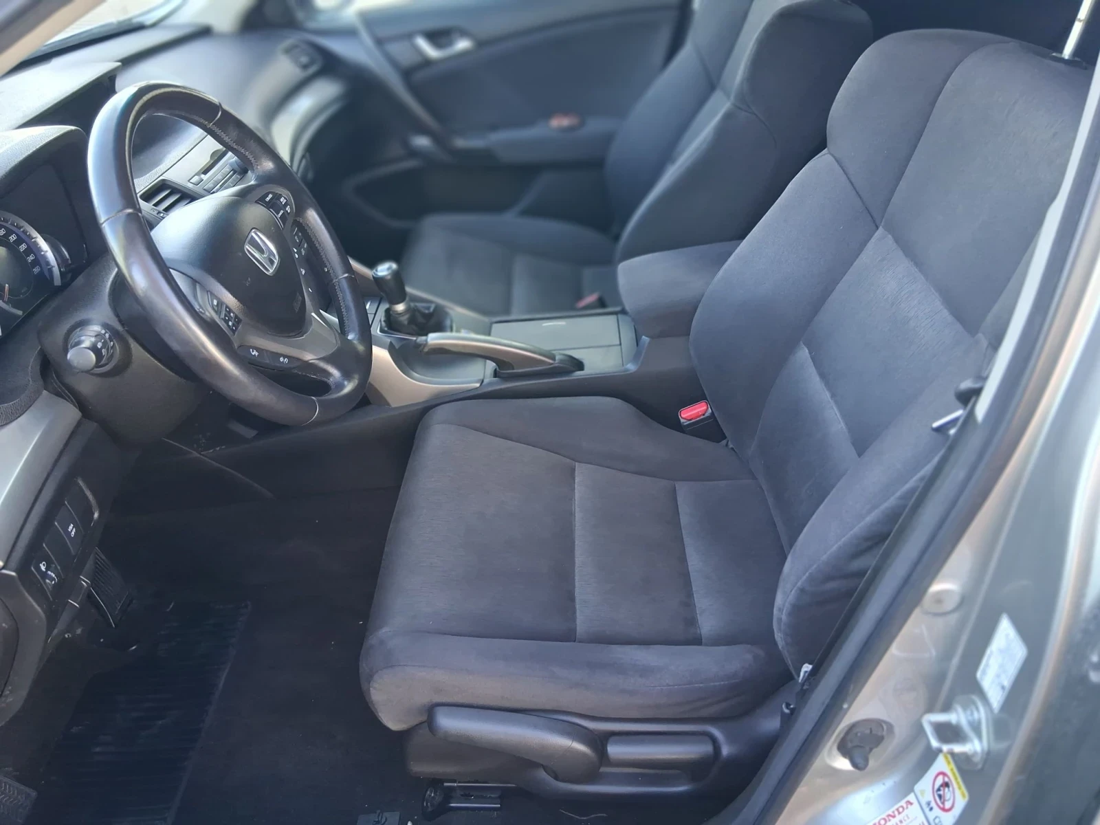 Honda Accord 2.0 СПОРТ  ЛИМУЗИНА, снимка 8 - Автомобили и джипове - 56223169
