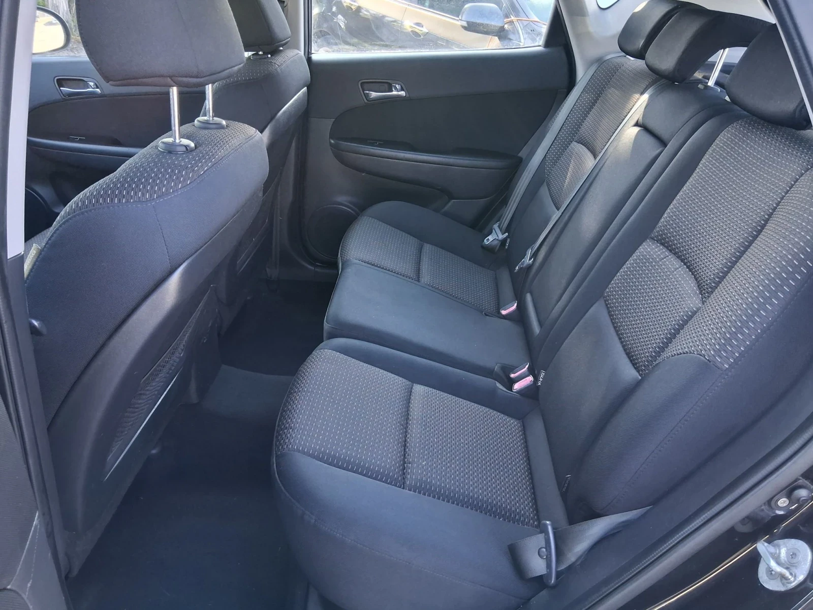 Hyundai I30 1.6 PREMIUM , снимка 12 - Автомобили и джипове - 56223169