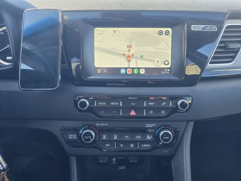 Kia Niro, снимка 14 - Автомобили и джипове - 47802464