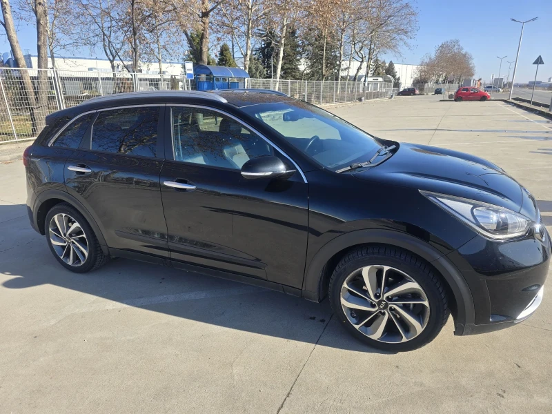 Kia Niro, снимка 12 - Автомобили и джипове - 47802464