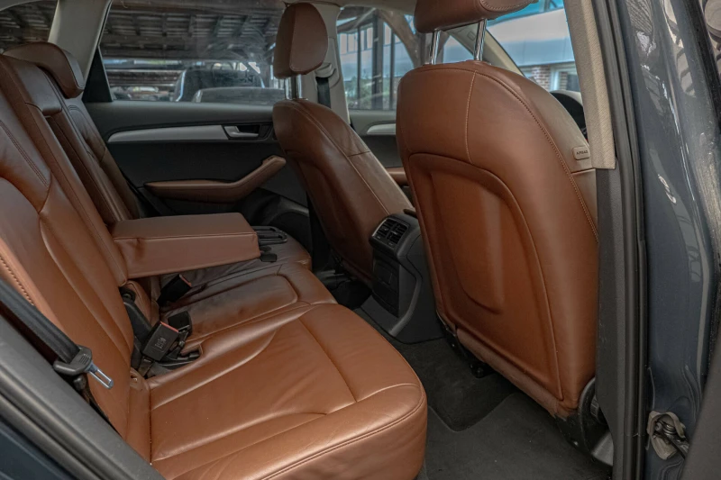 Audi Q5 3.0TDI/Xenon/Navi/PDC/F1, снимка 8 - Автомобили и джипове - 50985470