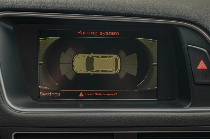 Audi Q5 3.0TDI/Xenon/Navi/PDC/F1, снимка 12 - Автомобили и джипове - 50985470