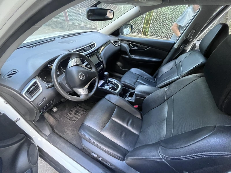 Nissan Rogue, снимка 5 - Автомобили и джипове - 52718036