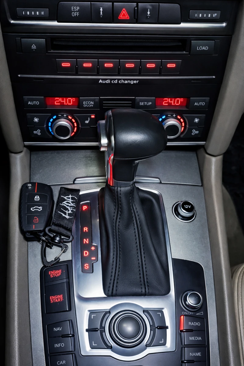 Audi Q7 Quattro, снимка 11 - Автомобили и джипове - 53143775