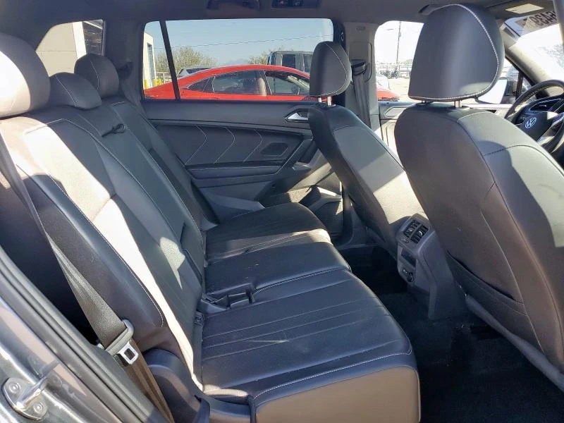 VW Tiguan 2.0L 4 Front-wheel Drive - изображение 3