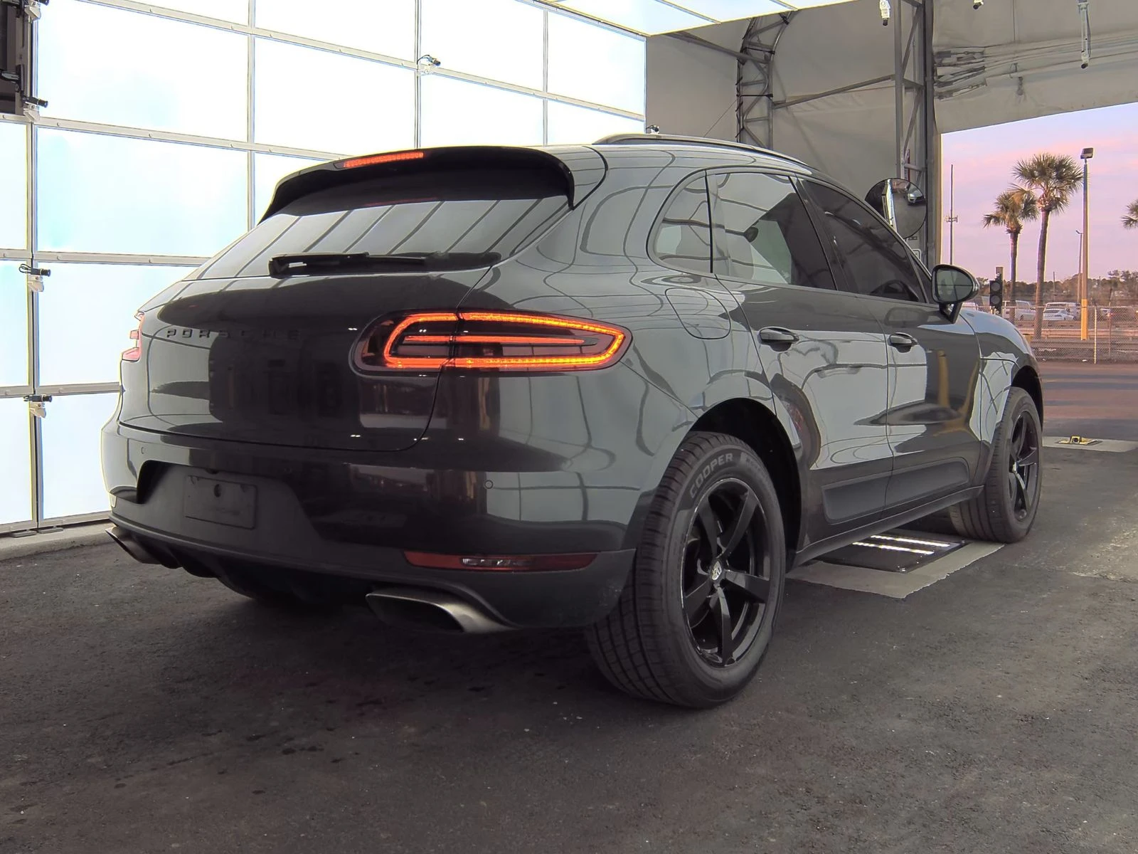 Porsche Macan ПОДГРЕВ/ОБДУХВАНЕ/ПАНО/СЛЕДЕНЕ НА ЛЕНТИ/КЕЙЛЕС/ - изображение 5