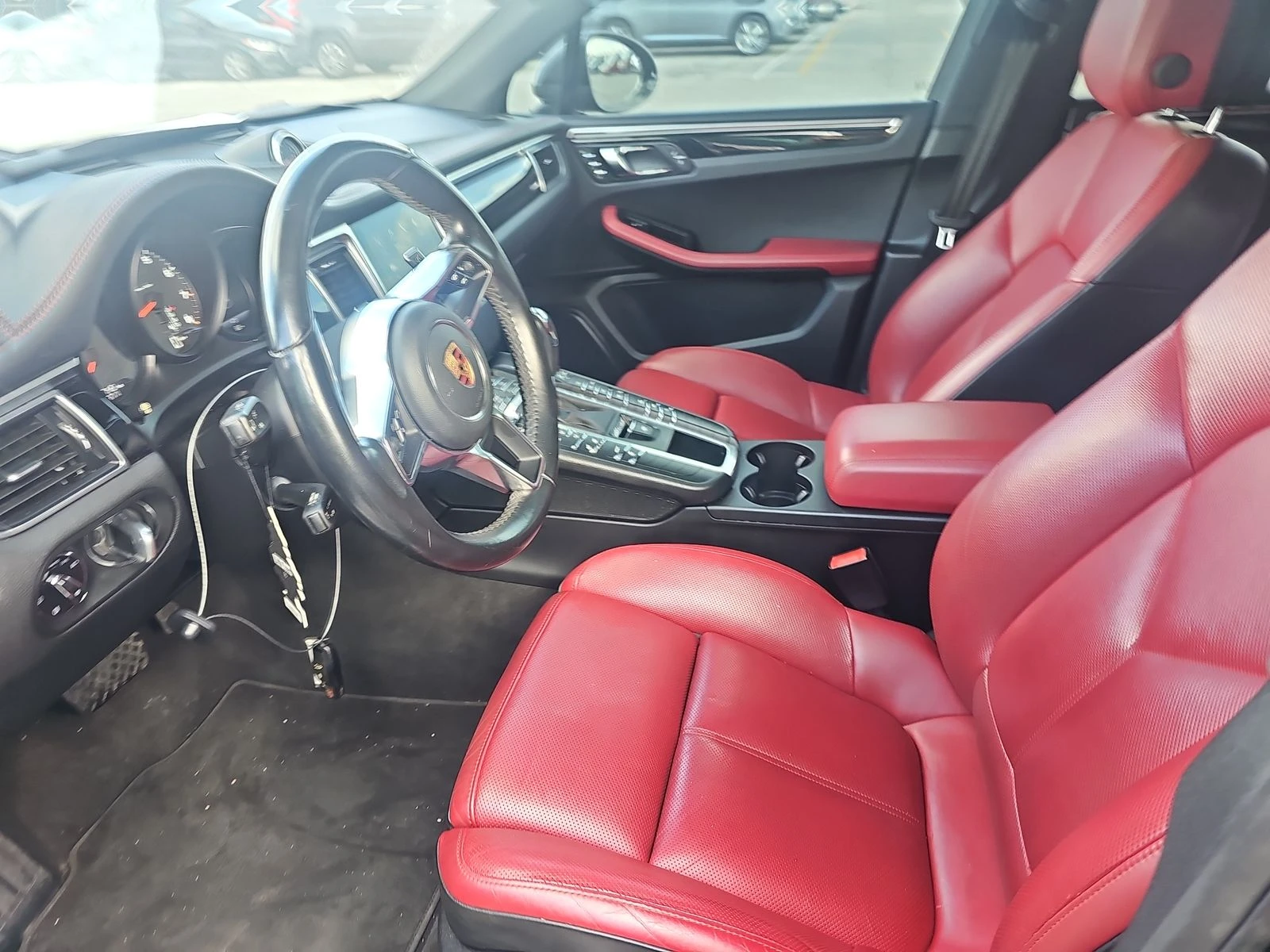 Porsche Macan ПОДГРЕВ/ОБДУХВАНЕ/ПАНО/СЛЕДЕНЕ НА ЛЕНТИ/КЕЙЛЕС/ - изображение 10