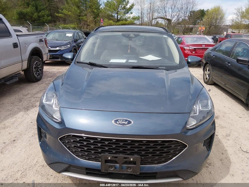 Ford Escape 1.5l Se, снимка 12 - Автомобили и джипове - 54860842