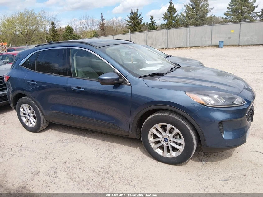Ford Escape 1.5l Se, снимка 13 - Автомобили и джипове - 54860842