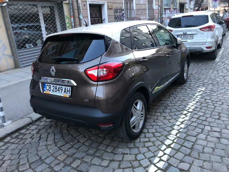 Renault Captur, снимка 3 - Автомобили и джипове - 47853712