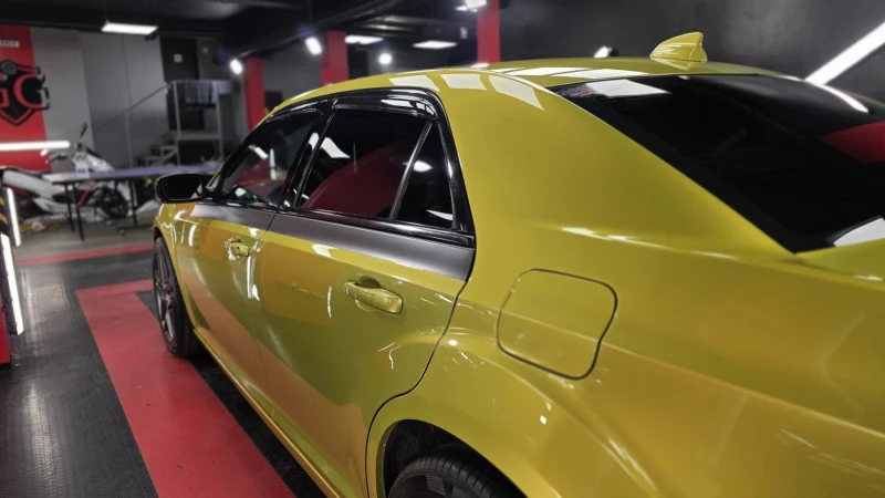 Chrysler 300c, снимка 3 - Автомобили и джипове - 52450187