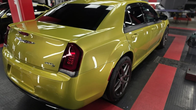 Chrysler 300c, снимка 8 - Автомобили и джипове - 52450187