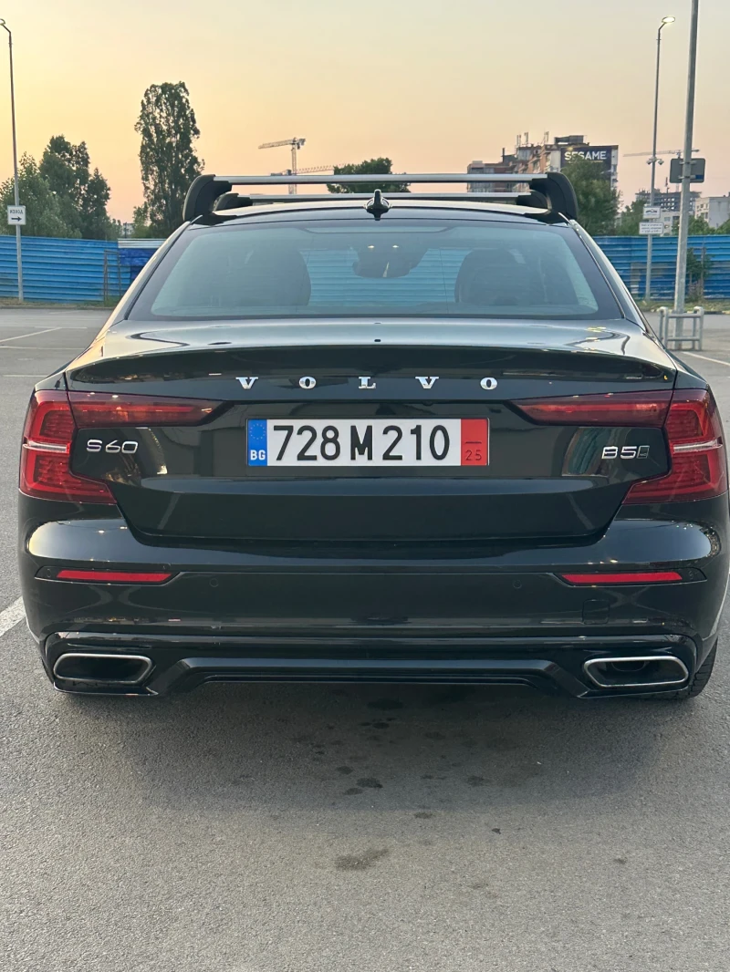 Volvo S60 Volvo B5 Mild Hybrid R Design , снимка 2 - Автомобили и джипове - 51672205