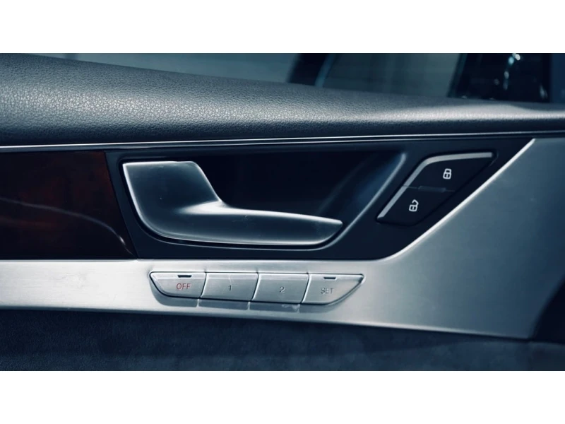 Audi A8 * PANO/360CAM/NAV/20 IN RIMS/DRIVE ASSIST/BOSE * C, снимка 14 - Автомобили и джипове - 52691187